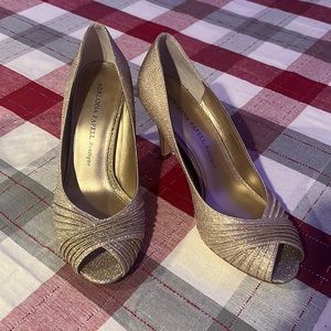 Adrianna Papell Boutique 7.5 Gold Heels